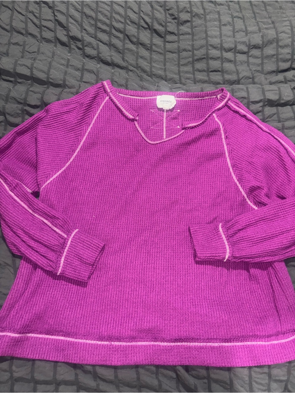 ANDREE BY UNIT Magenta V-Neck Sweater with Contrast Stitch